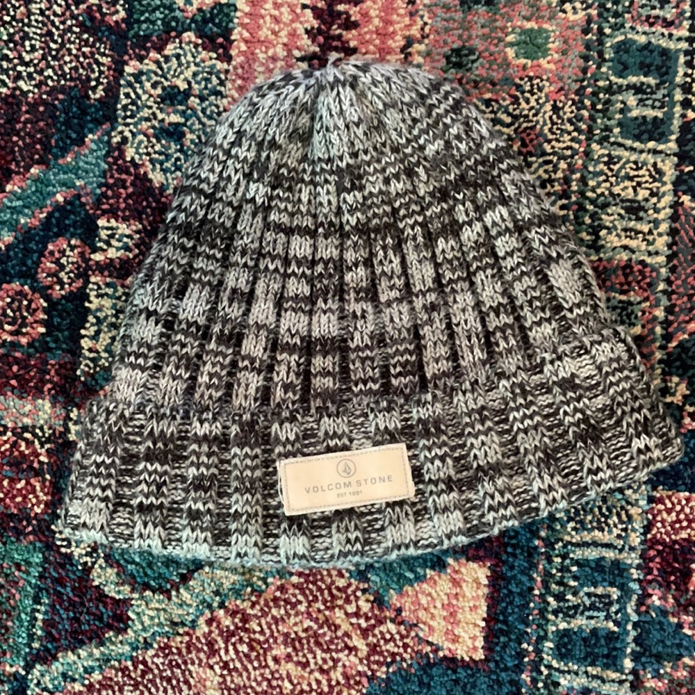 Super warm fleece-lined Volcom knit toque